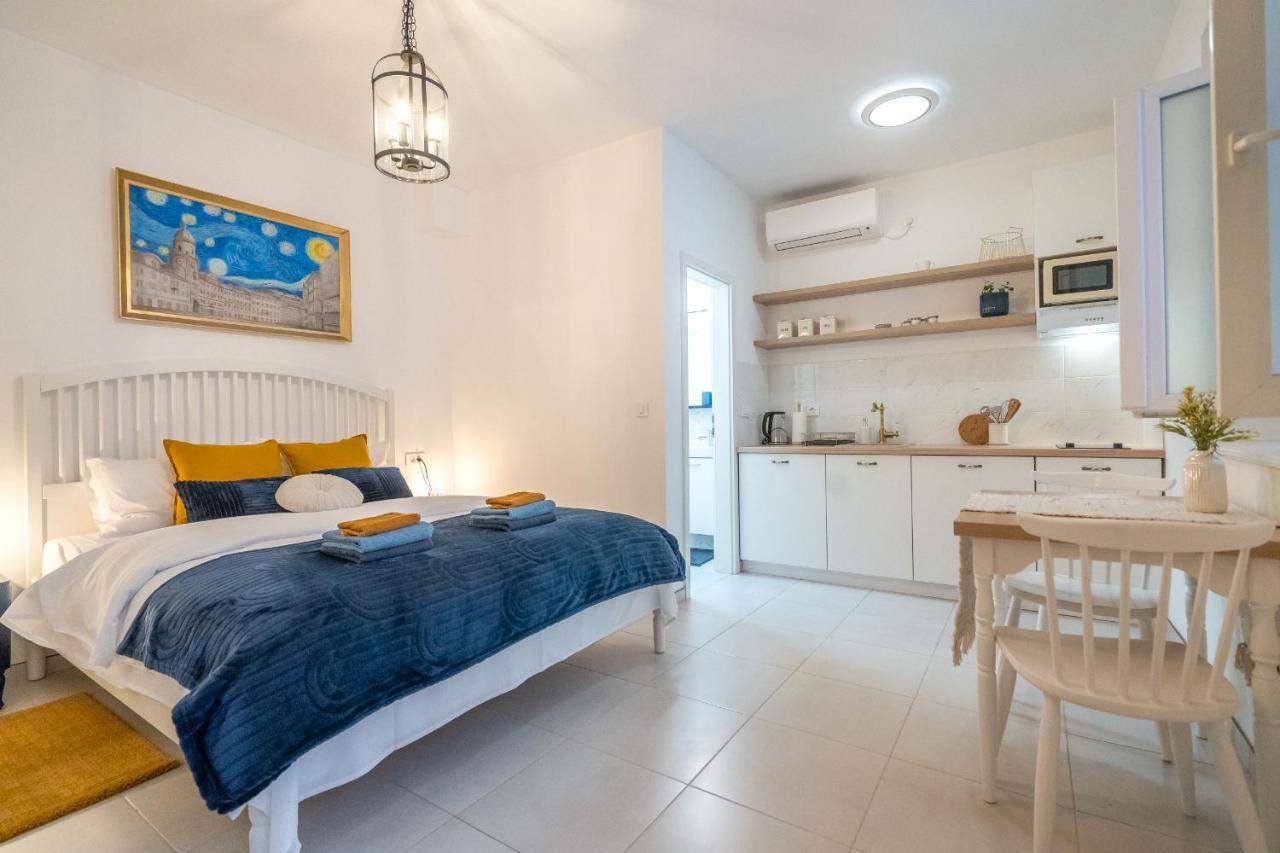 Starry Night Studio Apartment Rijeka Exteriér fotografie